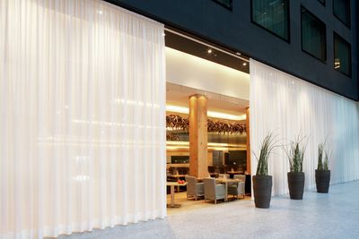 Curtain Systems, SG 5600, Colorama 1, Room shot "Radisson Blu Hotel", Zurich, Switzerland