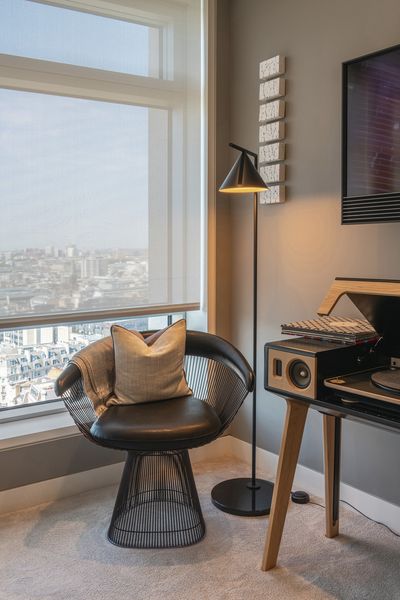 Roller Blind Systems, SG 4960, Multiscreen 1-10%, Centre Point, London, United Kingdom