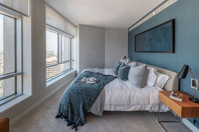 Roller Blind Systems, SG 4960, Multiscreen 1-10%, Centre Point, London, United Kingdom, Recess