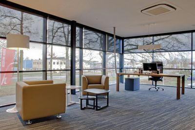 Roller Blind Systems, SG 4910, Multiscreen 1-10%, Room shot "Hesslink Coffee", Winterswijk, Netherlands